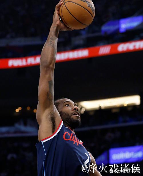 约克替补登场后三分连中 约克替补登场后三分连中